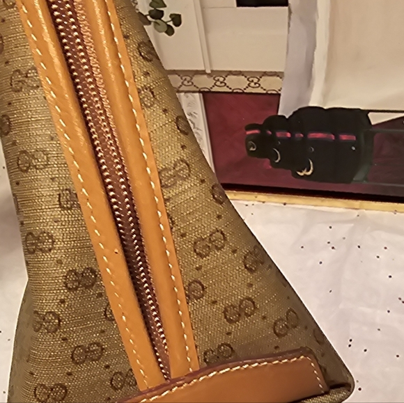 Gucci Microguccissima Vintage Leather Pouch- (COA) Certificate - Picture 9 of 16